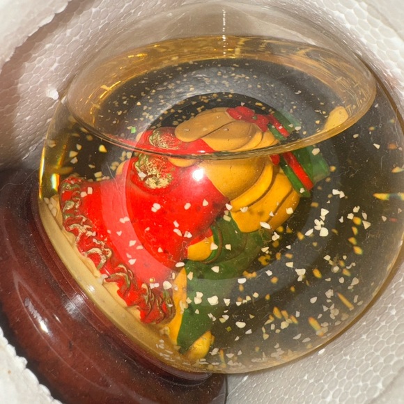 Vintage Velveteen Rabbit SnowGlobe 90s Toys R Us Battery Operated New in Box - Picture 2 of 6